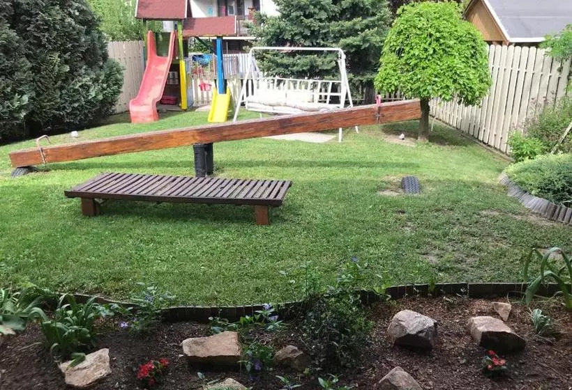 ペンション Kis Szárcsa Vendégház
