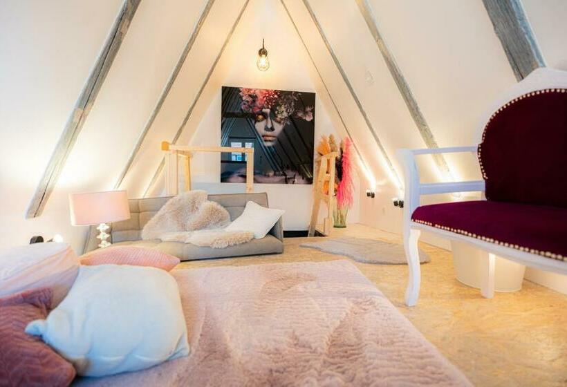 Appartement De La Marquise   Designed By C.m