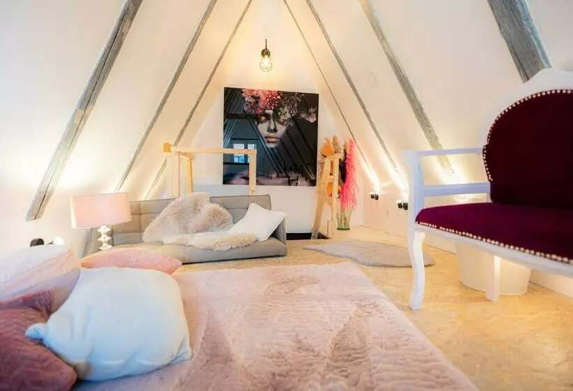 Appartement De La Marquise   Designed By C.m