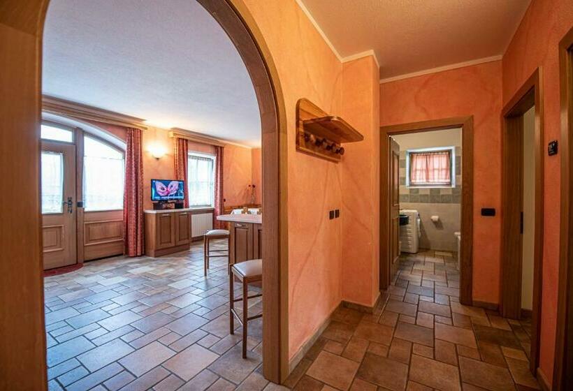 Family House Amalia Myholidaylivigno