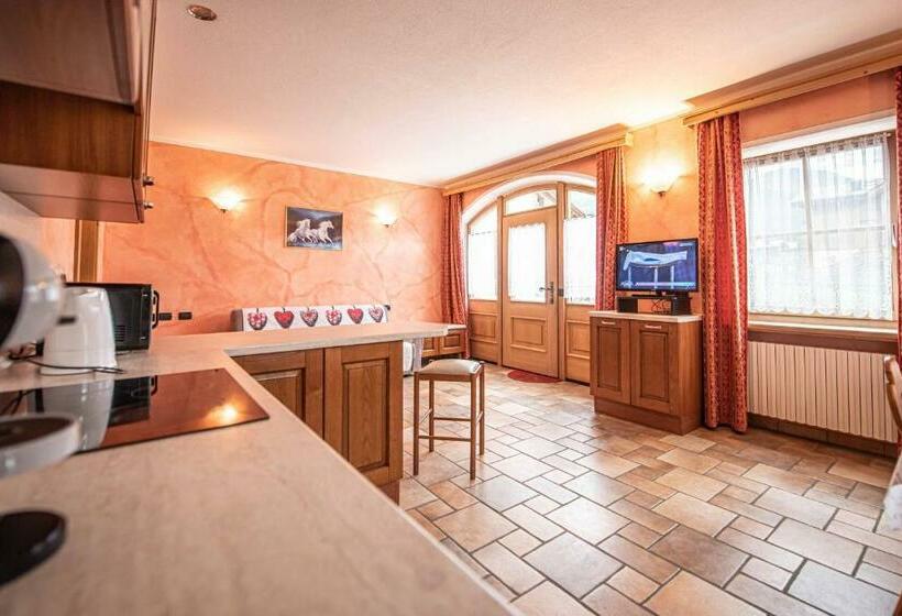 Family House Amalia Myholidaylivigno