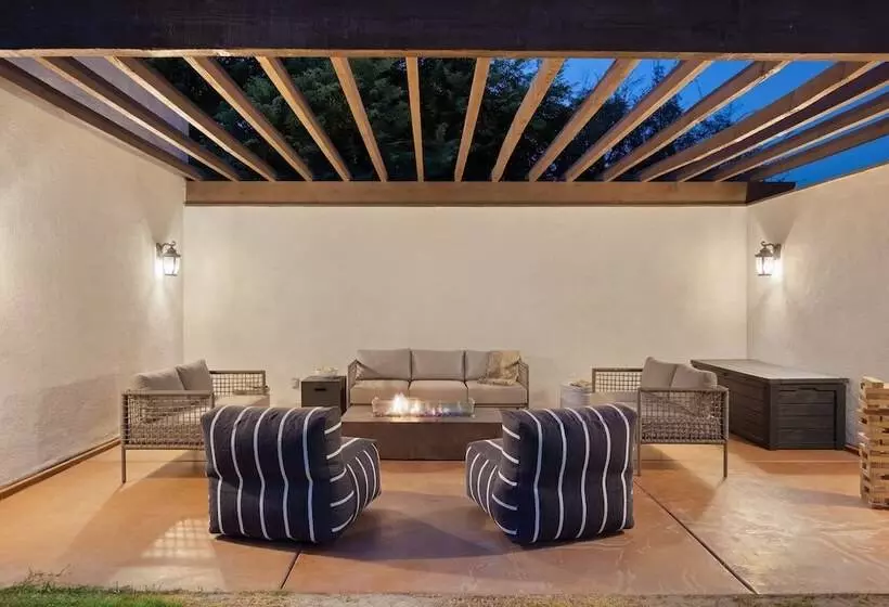 Starlight Estate By Avantstay 26 People Architectual Mansion W Pool Tennis Court Game Room