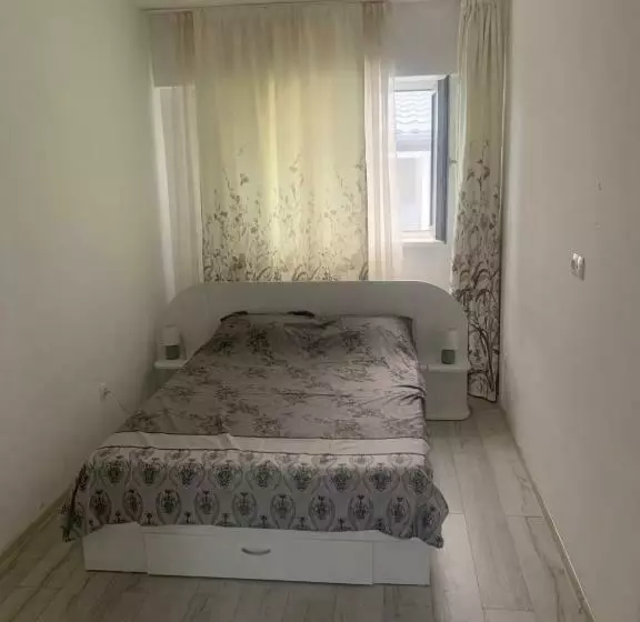 Alexandra Home