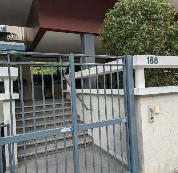 Appartement Lumineux Seine, île St Germain, Proche Porte De Versailles Et La Défense