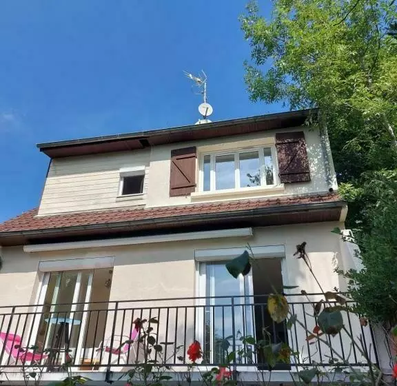 Chalet Fleuve Avec Parking Barbecue