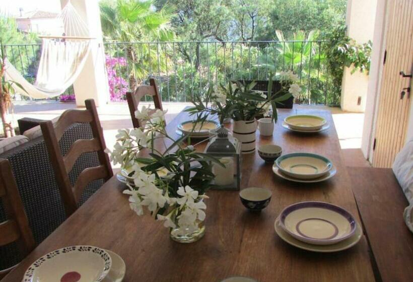 Cosy Apartment With Swimming Pool And Spacious Private Terrace