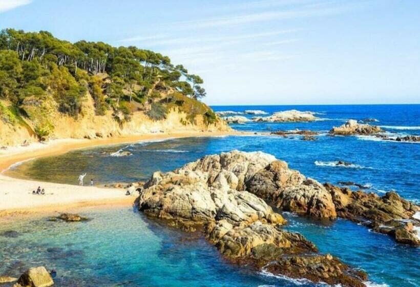 Cosy Apartment With Swimming Pool And Spacious Private Terrace