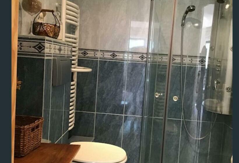 Cosy Apartment With Swimming Pool And Spacious Private Terrace