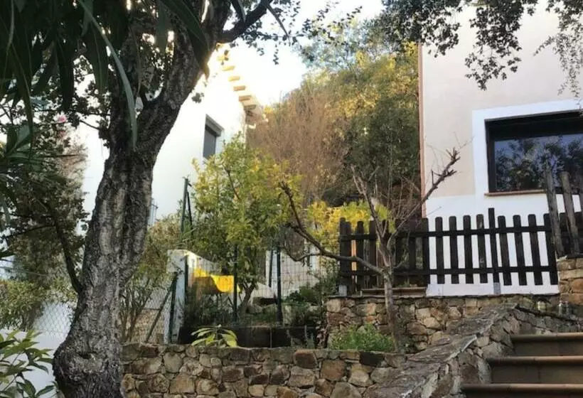 Cosy Apartment With Swimming Pool And Spacious Private Terrace