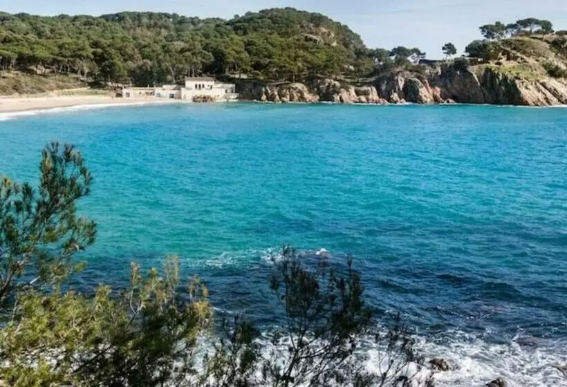 Cosy Apartment With Swimming Pool And Spacious Private Terrace