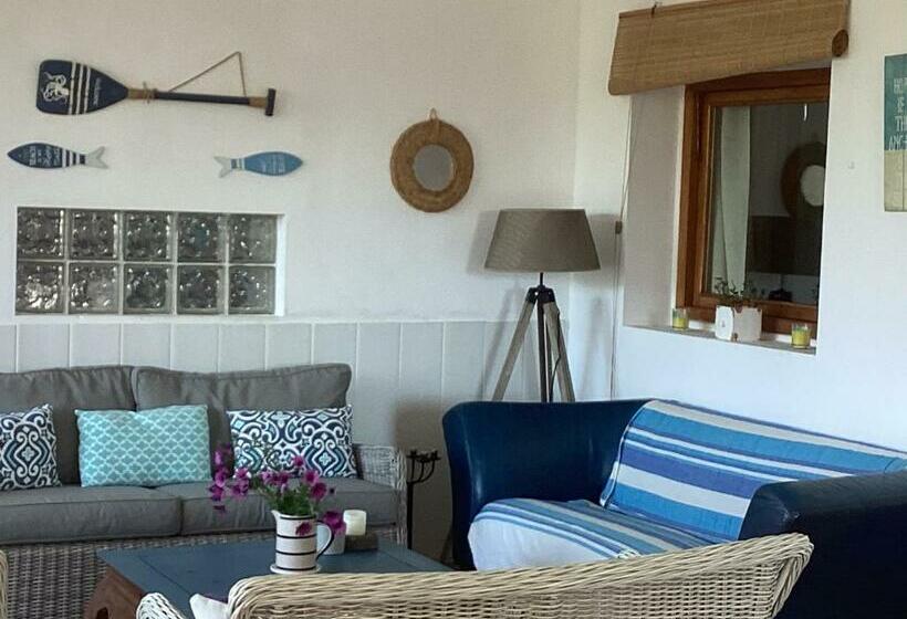 Cosy Apartment With Swimming Pool And Spacious Private Terrace