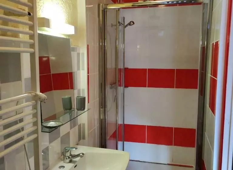 Hyper Centre, Excellent Emplacement