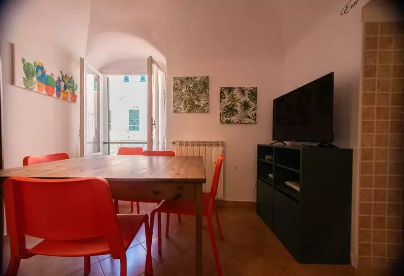 Il Nido Di Arianna Nel Centro Di Loano