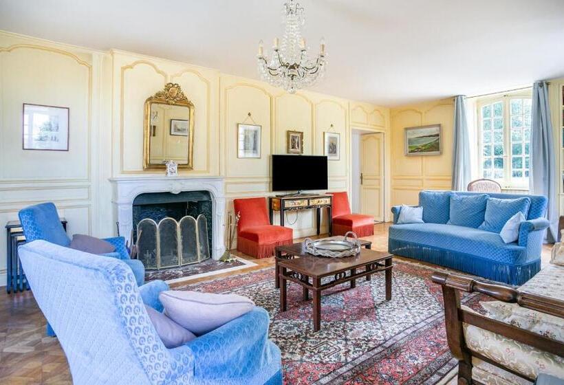 La Cour D Audouville