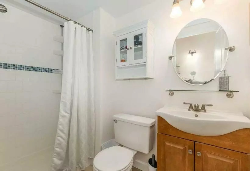 Large, Stunning Elvis Themed Condo,10 Min From Cvg