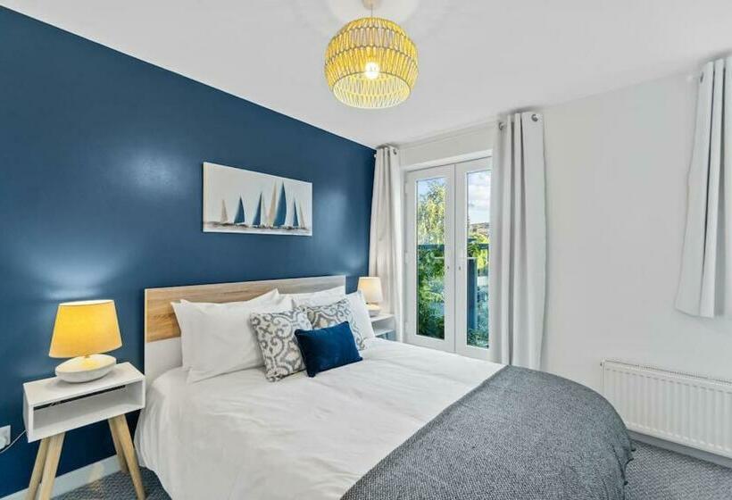 Charming Sea Haven House, Close To The Marina