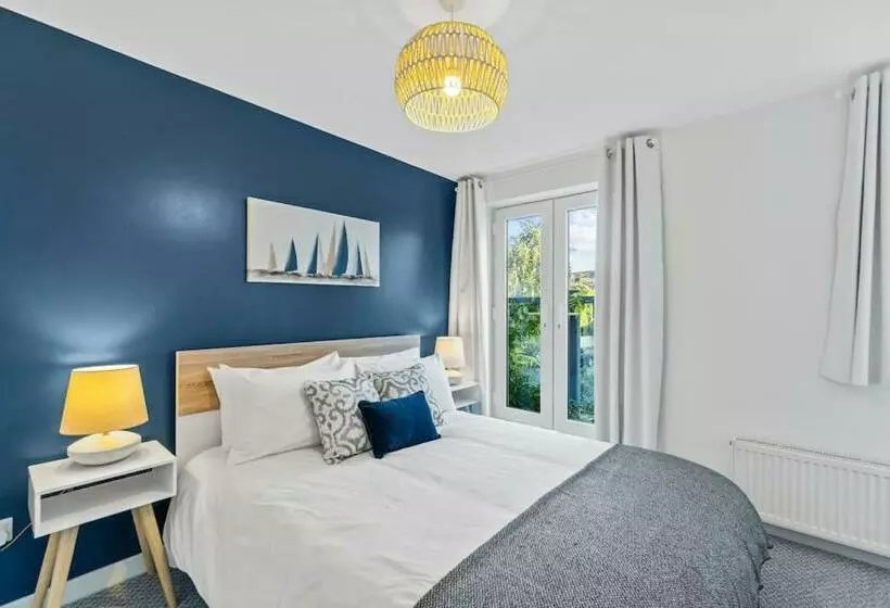 Charming Sea Haven House, Close To The Marina