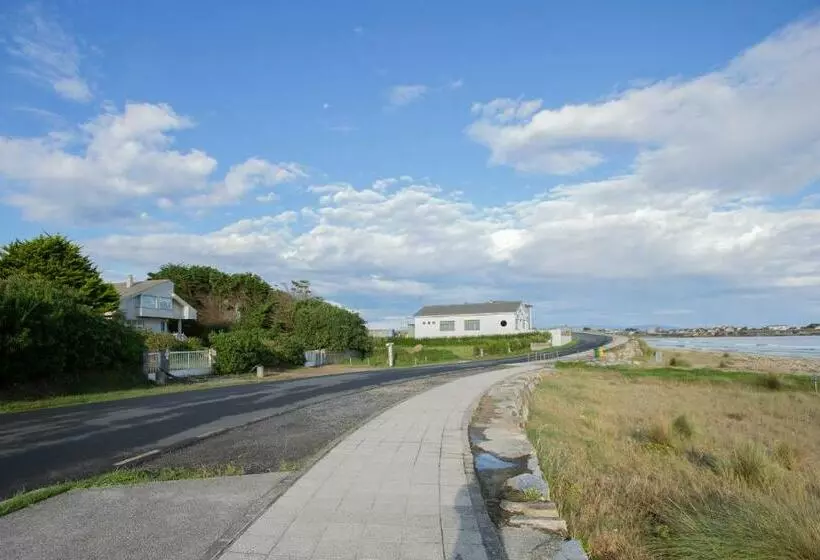 Chalet Cerrado De Moledo, Primera Linea De Playa