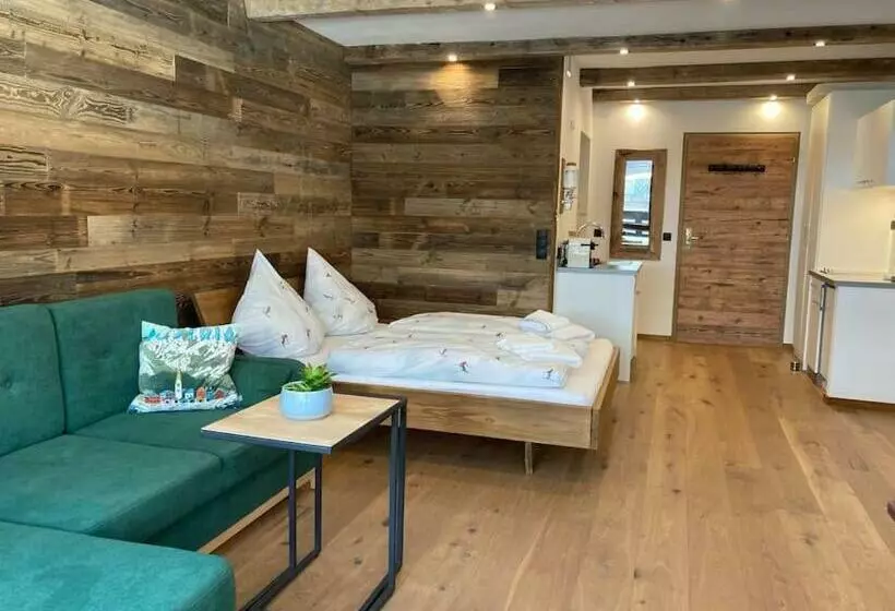 Chalet Stil Mit Pool Und Bergblick