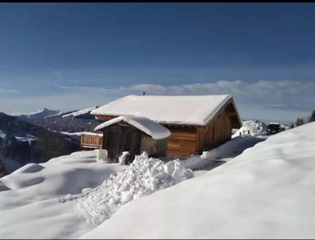 Chalet Avec Jacuzzi   150 M Des Remontées