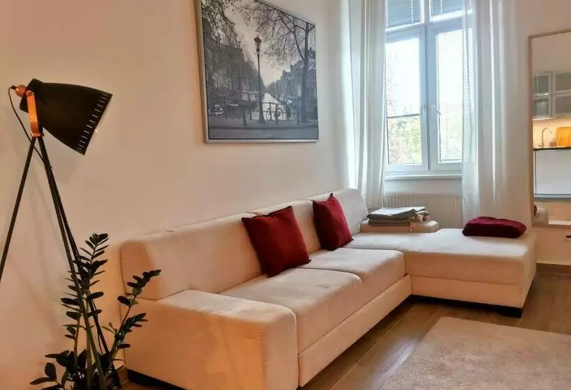 Cozyhome In Old Town, Presidential Apartment
