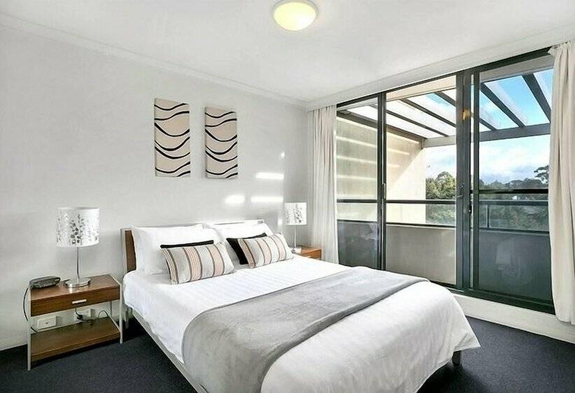 The Apartment Service Fw206