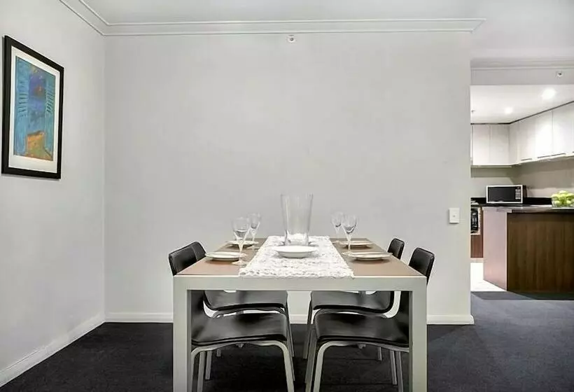 The Apartment Service Fw206