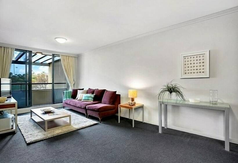 The Apartment Service Fw206