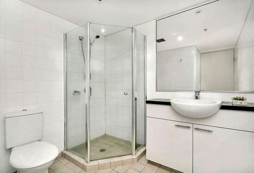 The Apartment Service Fw206