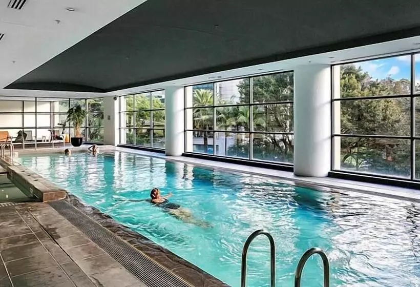 The Apartment Service Fw206