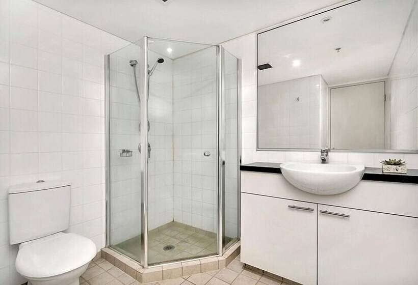 The Apartment Service Fw206