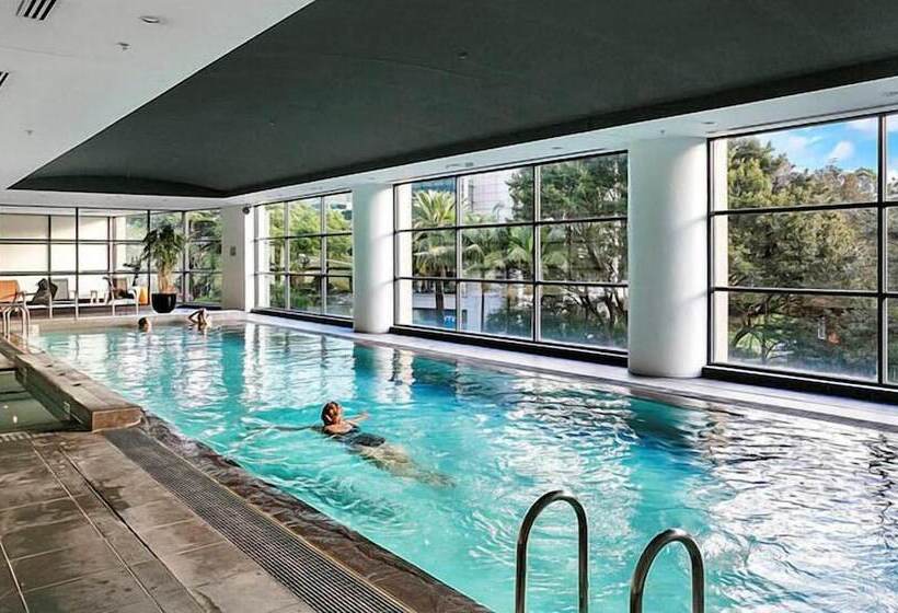 The Apartment Service Fw206