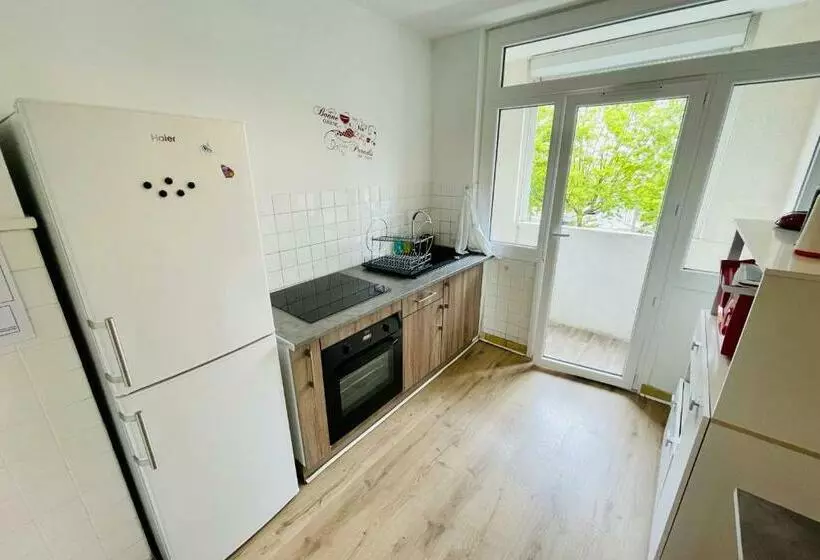 Luminous Apartment With Parking Near The City Center