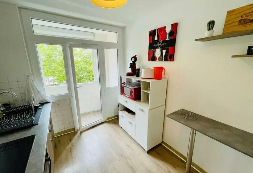 Luminous Apartment With Parking Near The City Center