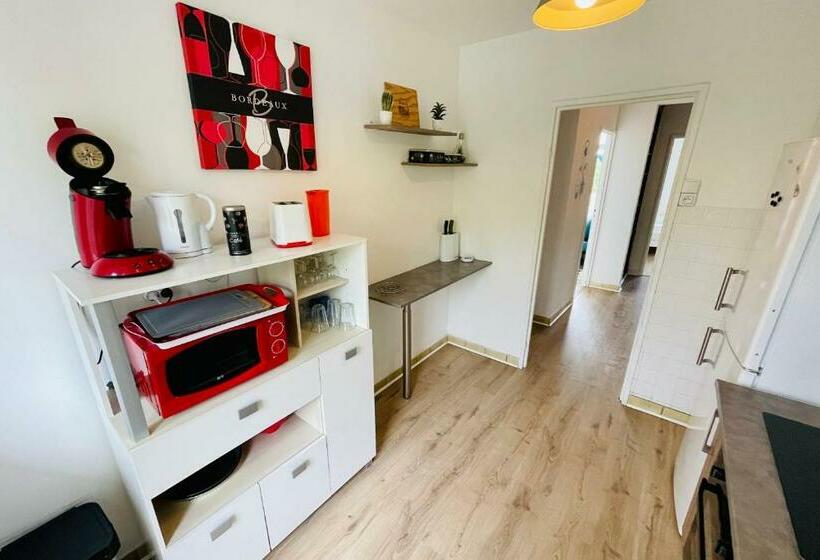 Luminous Apartment With Parking Near The City Center