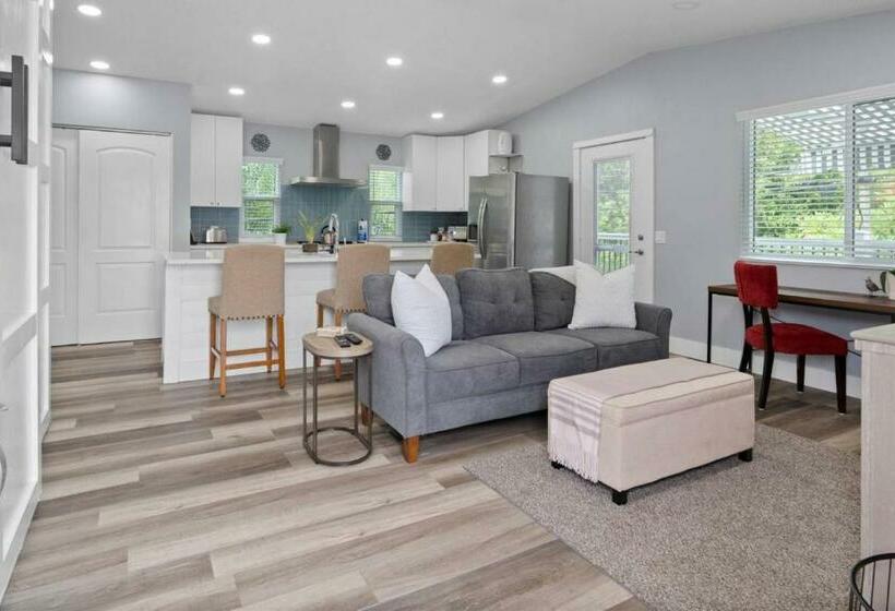 Sea Glass Cottage Minutes To Downtown St Pete And The Beaches