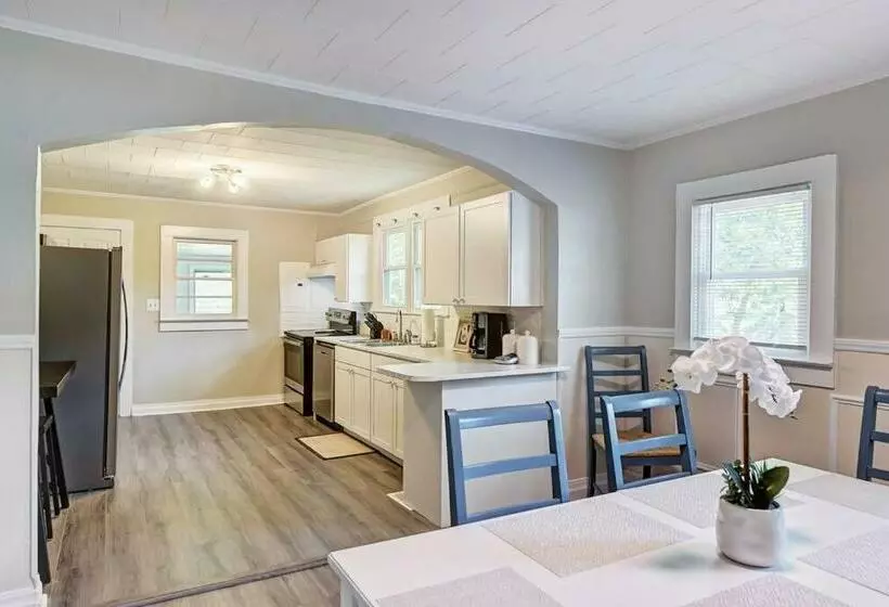 3br/2 Bath With King And Outside Fire Pit