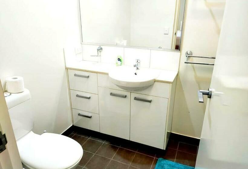 Family Gateway To Seashore