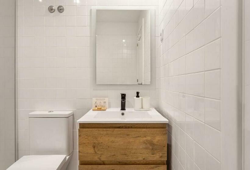 Altido Cosy 2bed Apartment In Lisbon