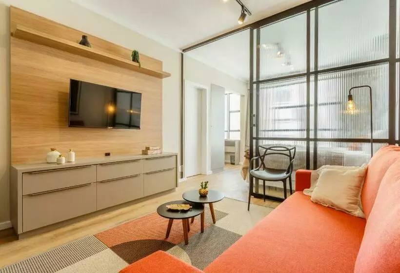 Estúdio Prático No Centro, 900m Do Centrosul P1617