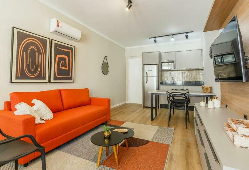 Estúdio Prático No Centro, 900m Do Centrosul P1617