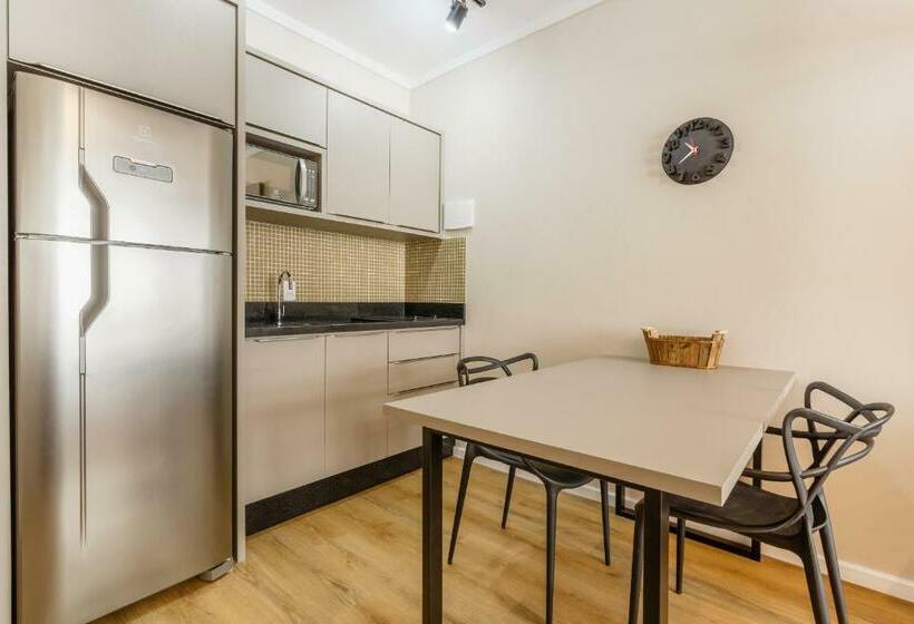 Estúdio Prático No Centro, 900m Do Centrosul P1617