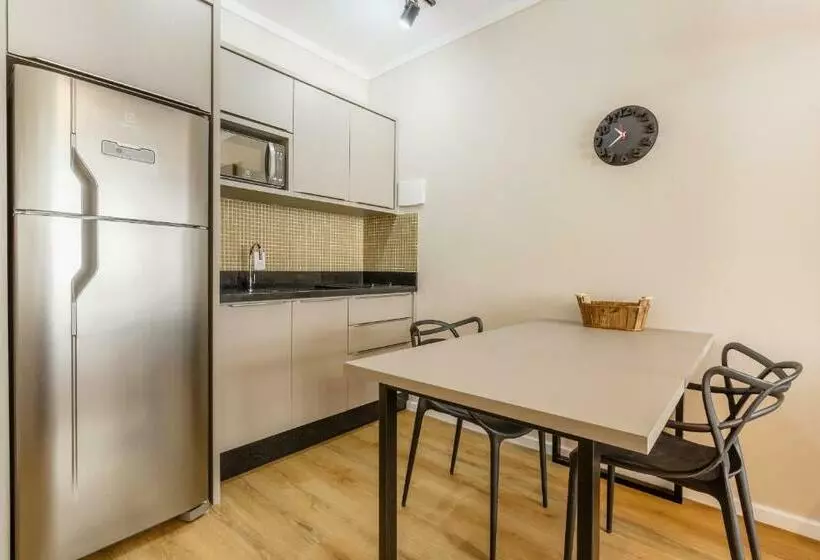 Estúdio Prático No Centro, 900m Do Centrosul P1617