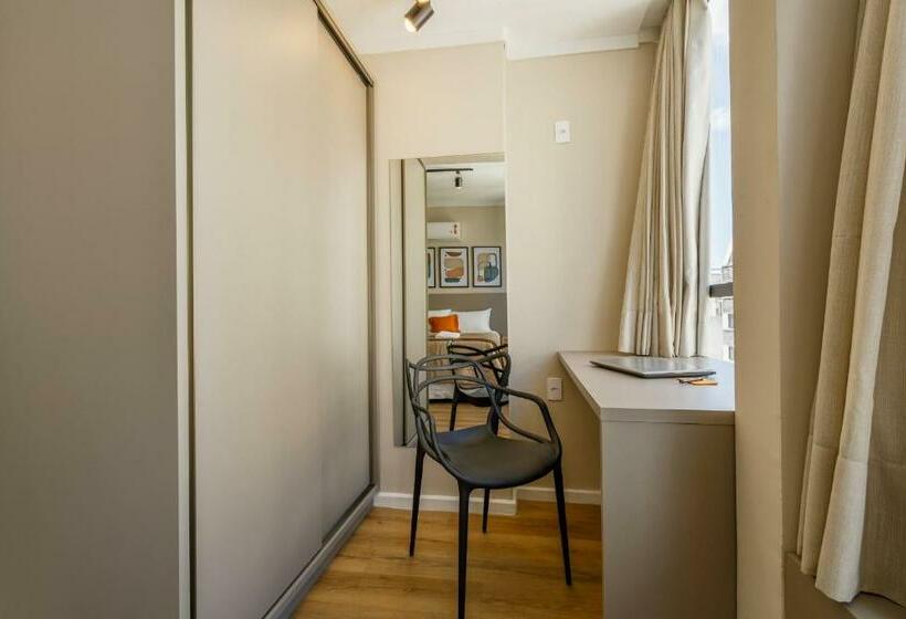 Estúdio Prático No Centro, 900m Do Centrosul P1617