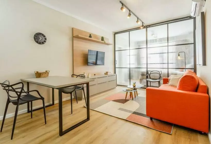 Estúdio Prático No Centro, 900m Do Centrosul P1617