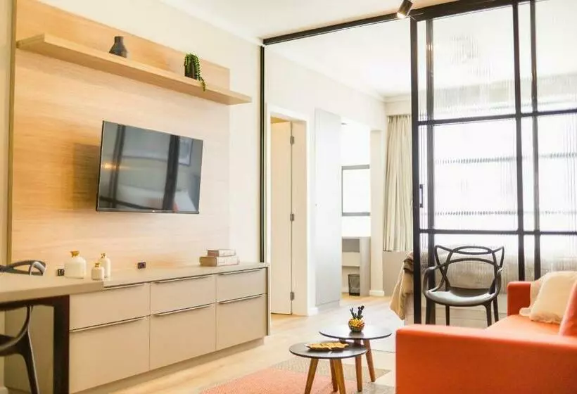 Estúdio Prático No Centro, 900m Do Centrosul P1617