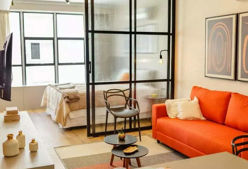 Estúdio Prático No Centro, 900m Do Centrosul P1617