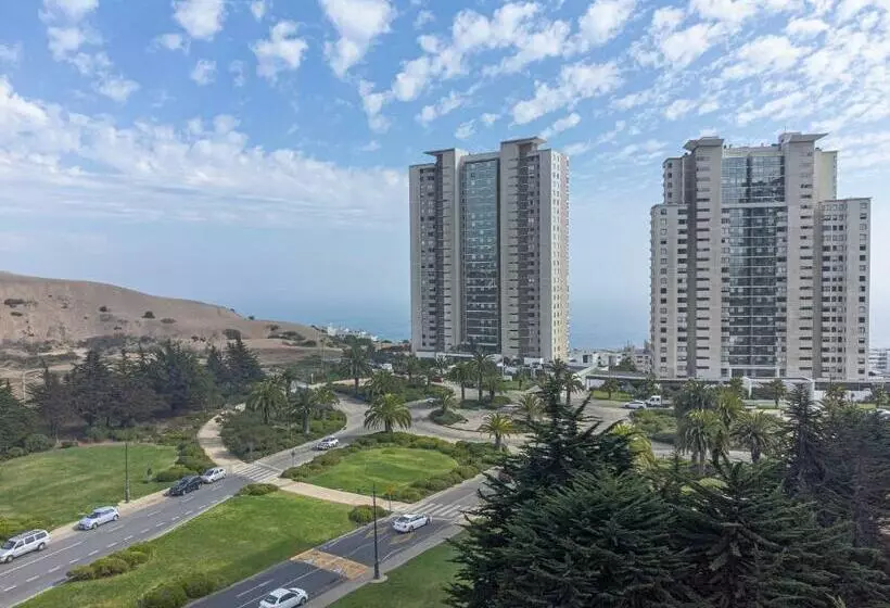 Burgundy View 1br W/view, Balcony & Parking
