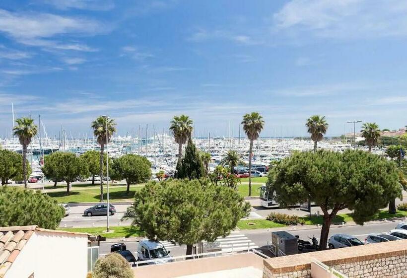 Modern Studio Apt W/balcony/port Views/nr Old Town