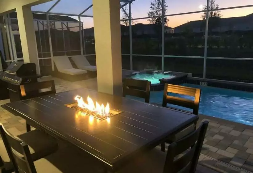 Orlando Luxury   Jacuzzi/pool/starwars Game Room